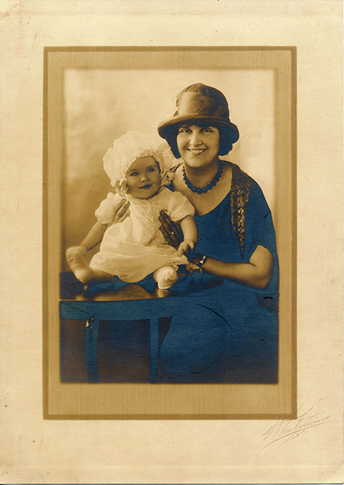 Edith holding baby daughter Barbara